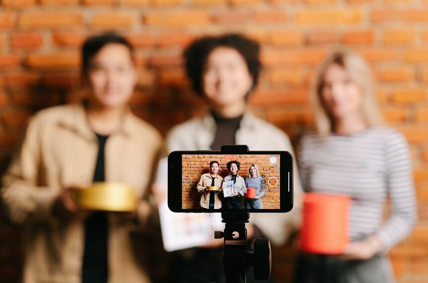 tomoson boosts influencer marketing relevance